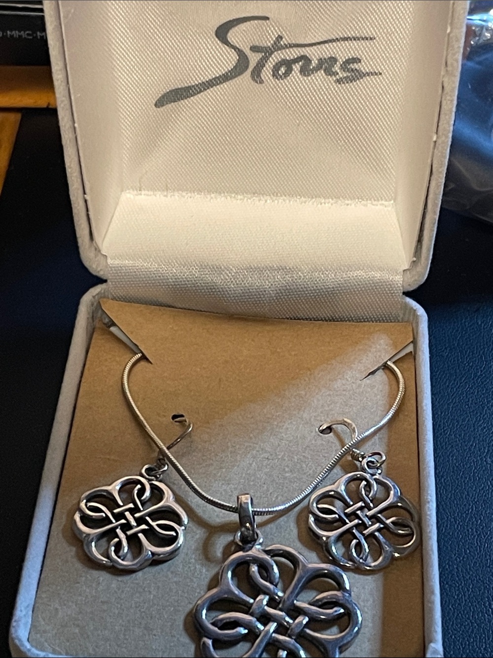 Storrs LTD 1975 3pcs 925 SS Celtic Knot earring and pendant set 17” length - Picture 4 of 4
